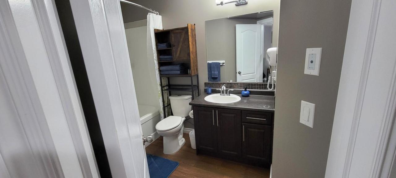 Blue Wave 2 Bedroom Suite Saskatoon Exterior foto